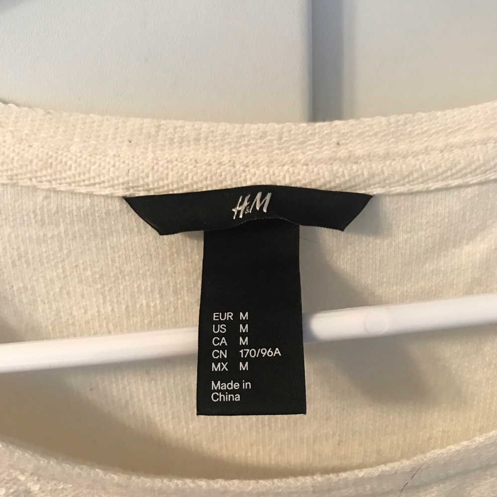 H&M Sweater - Picture 3 of 4